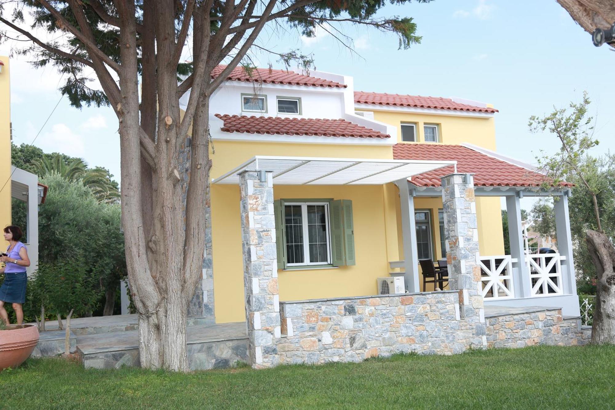 Aparthotel Sea Sun Plomari Zimmer foto